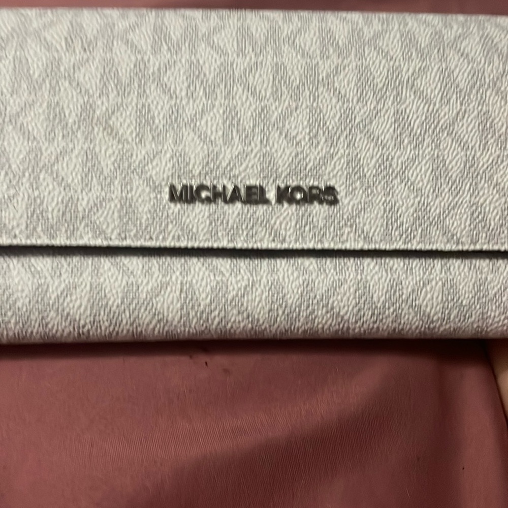Michael kors wallet
